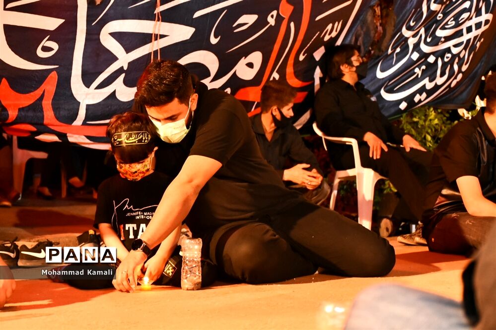 حزن و اندوه عزاداران حسینی در شام غریبان امام حسین (ع)