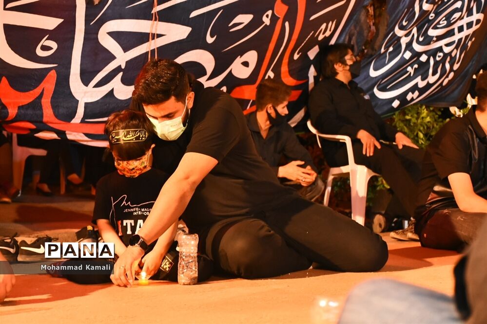 حزن و اندوه عزاداران حسینی در شام غریبان امام حسین (ع)