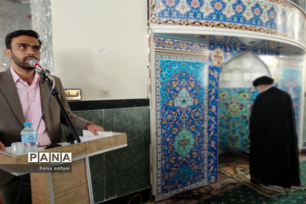 برگزاری نماز جمعه در محل زیارتگاه امامزاده سید حمزه کاشمر