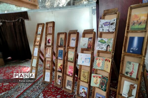 برگزاری نماز جمعه در محل زیارتگاه امامزاده سید حمزه کاشمر