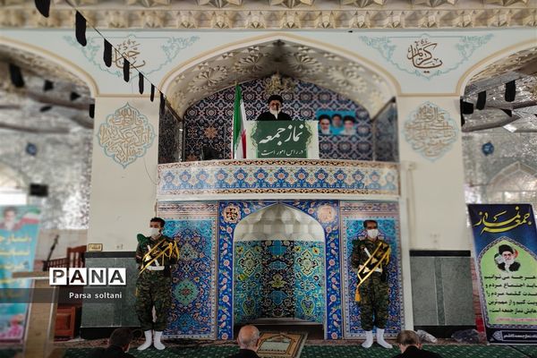 برگزاری نماز جمعه در محل زیارتگاه امامزاده سید حمزه کاشمر