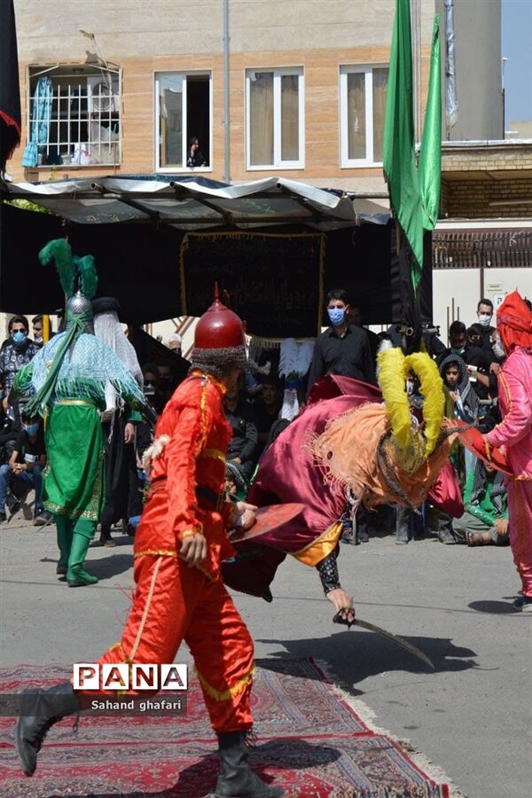 مراسم تعذیه خوانی  در میانه