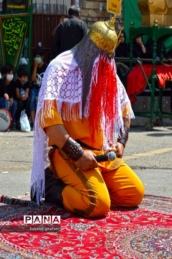 مراسم تعذیه خوانی  در میانه