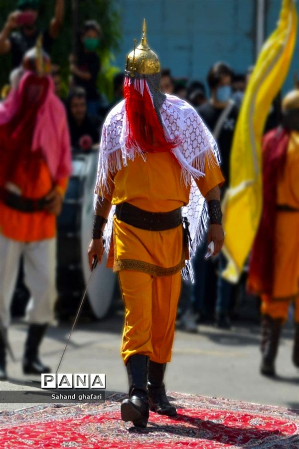 مراسم تعذیه خوانی  در میانه