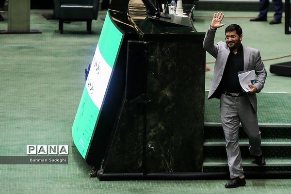 جلسه بررسی صلاحیت وزرای پیشنهادی دولت سیزدهم در مجلس