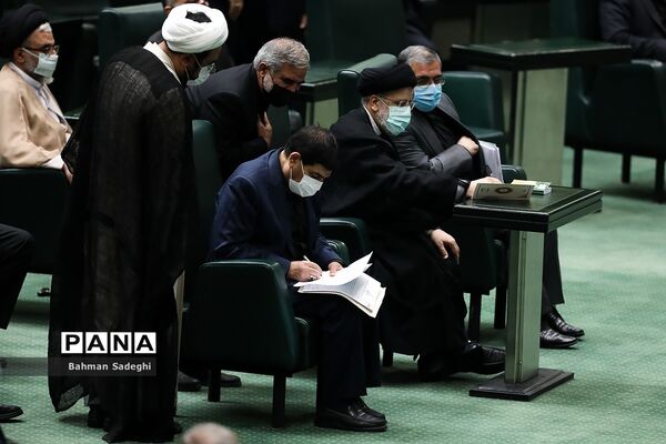 جلسه بررسی صلاحیت وزرای پیشنهادی دولت سیزدهم در مجلس