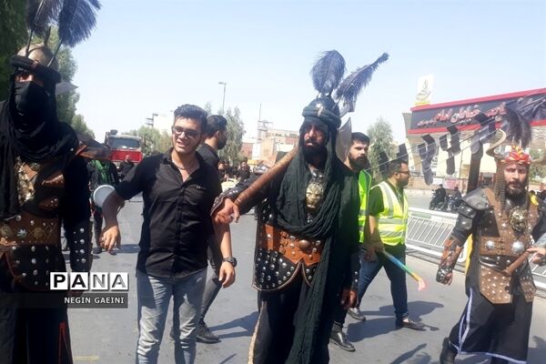 حرکت کاروان نمادین اسرای کربلا در قم