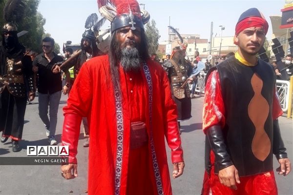 حرکت کاروان نمادین اسرای کربلا در قم