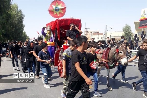 حرکت کاروان نمادین اسرای کربلا در قم
