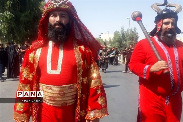 حرکت کاروان نمادین اسرای کربلا در قم