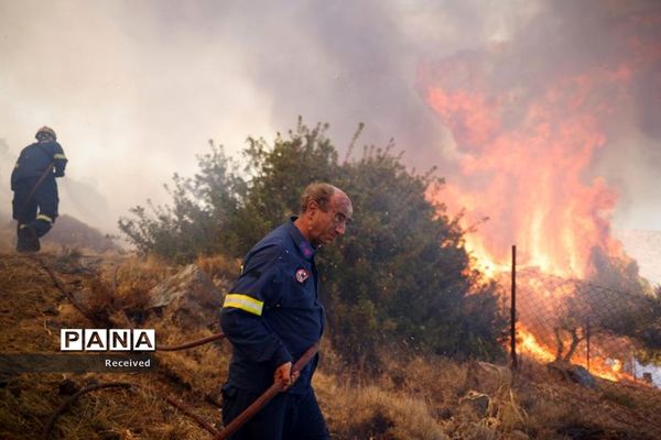 ادامه آتش سوزی‌ها در خارج از آتن