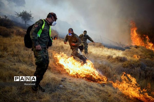 ادامه آتش سوزی‌ها در خارج از آتن