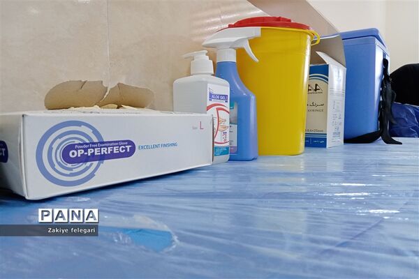 افتتاح مرکز واکسیناسیون درمانگاه مدافعان حرم شهرستان بهارستان
