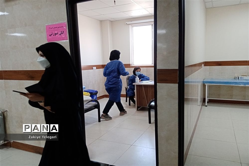افتتاح مرکز واکسیناسیون درمانگاه مدافعان حرم شهرستان بهارستان