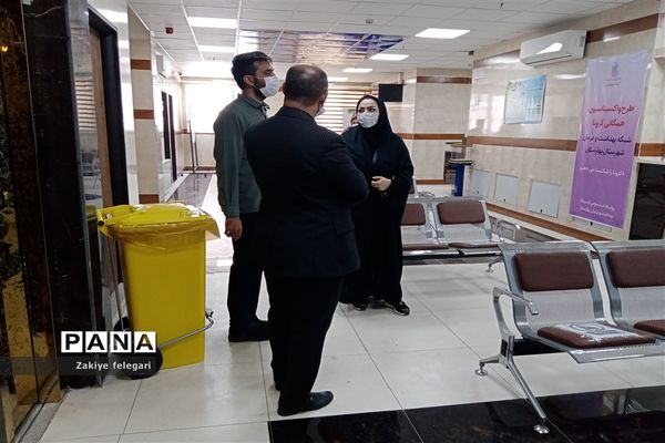 افتتاح مرکز واکسیناسیون درمانگاه مدافعان حرم شهرستان بهارستان