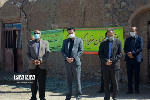 تامین برق روستای کلاته شیخ در شهرستان خوسف