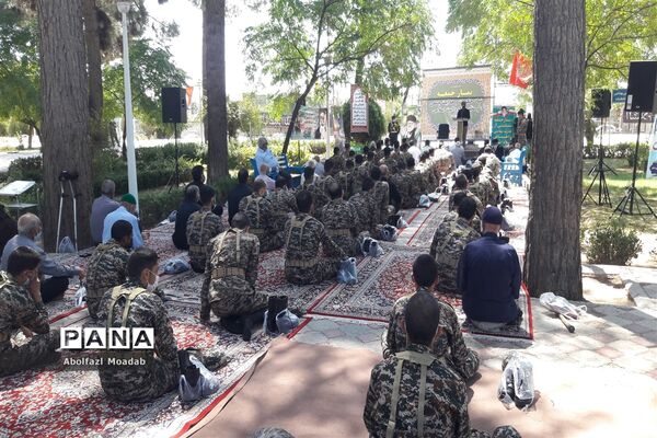 برگزاری نماز جمعه در فضای باز امامزاده سید حمزه شهرستان کاشمر