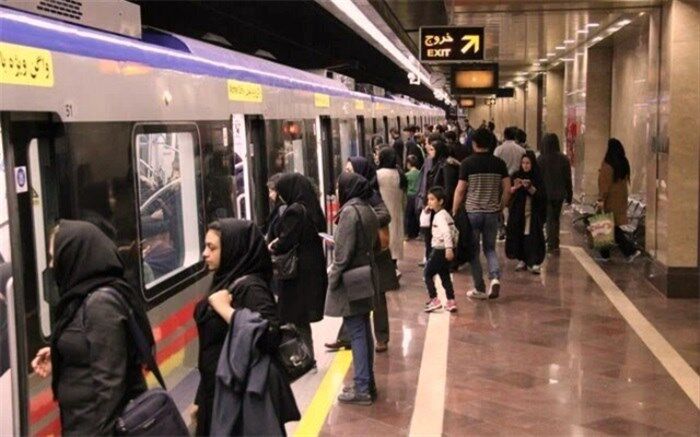 گشتی در ایستگاه‌های متروی تهران؛ اینجا برای کرونا هم جا نیست