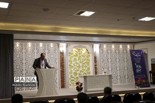 افتتاح نگارخانه دانش‌آموزی رشد آموزش و پرورش ناحیه چهار مشهد