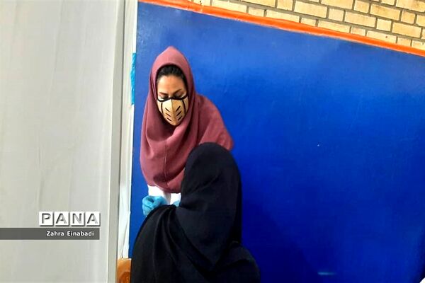 آغاز دوز دوم واکسیناسیون فرهنگیان ملارد در سالن شهید ثمری