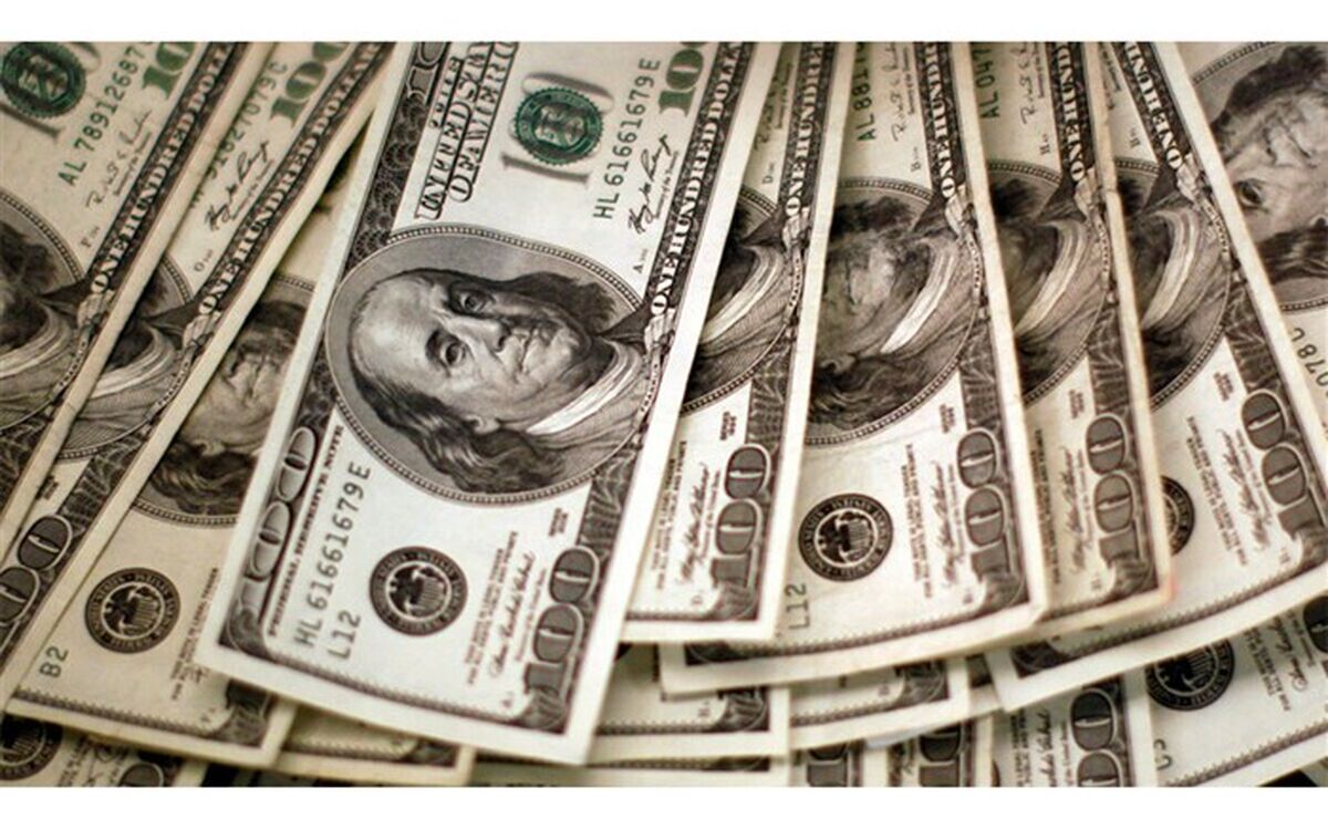 دلار 700 تومان کاهش یافت