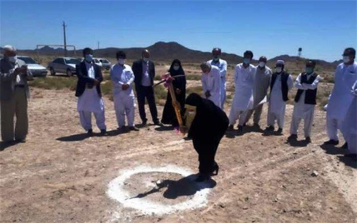کلنگ احداث مدرسه سه کلاسه درروستای نازیل شهرستان تفتان زمین خورد