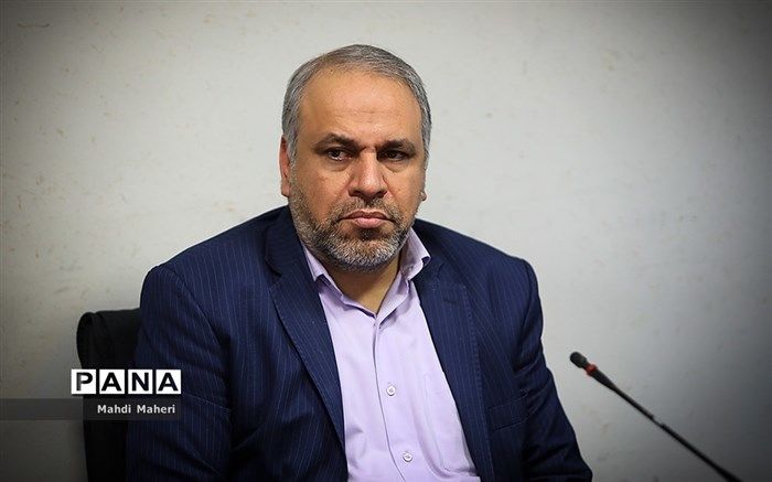 ارائه آموزش‌های بهنگام با اجرای طرح «پیام مشاور» در مدارس