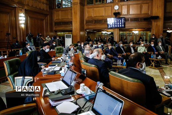 حضور شهردار تهران در جلسه شورای شهر