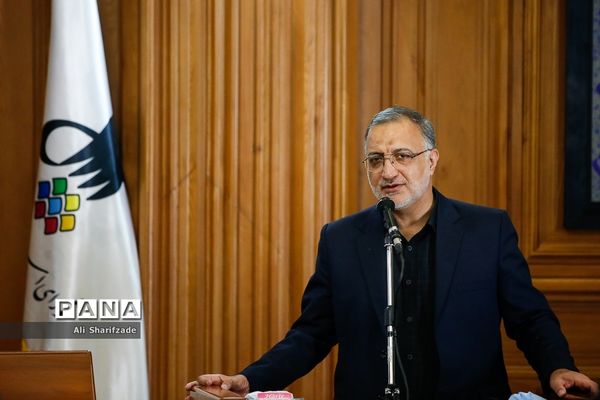 حضور شهردار تهران در جلسه شورای شهر