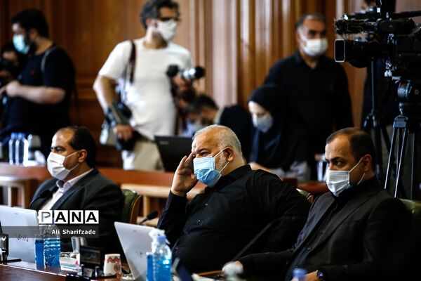 حضور شهردار تهران در جلسه شورای شهر