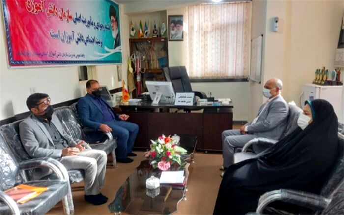 جشن عاطفه‌ها فرصت مناسبی برای نهادینه‌سازی مهارت مشارکت‌پذیری در دانش آموزان است