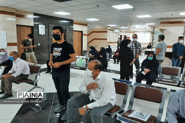 آغاز دوز دوم واکسیناسیون فرهنگیان در آموزش و پرورش ناحیه دو بهارستان