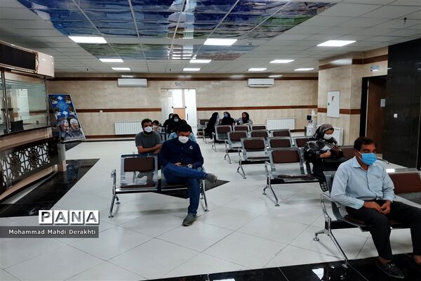 آغاز دوز دوم واکسیناسیون فرهنگیان در آموزش و پرورش ناحیه دو بهارستان