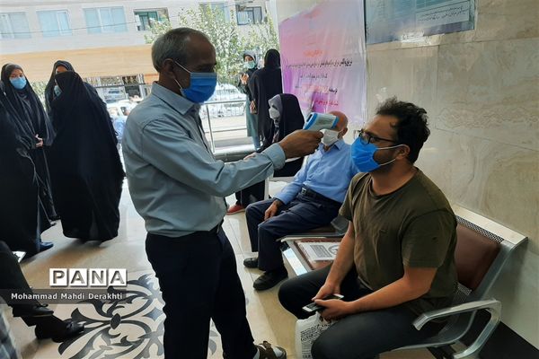 آغاز دوز دوم واکسیناسیون فرهنگیان در آموزش و پرورش ناحیه دو بهارستان