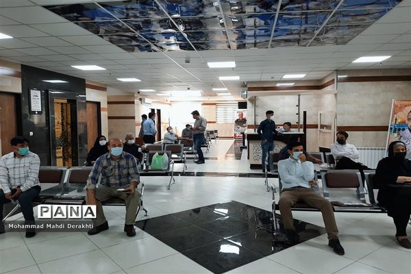 آغاز دوز دوم واکسیناسیون فرهنگیان در آموزش و پرورش ناحیه دو بهارستان