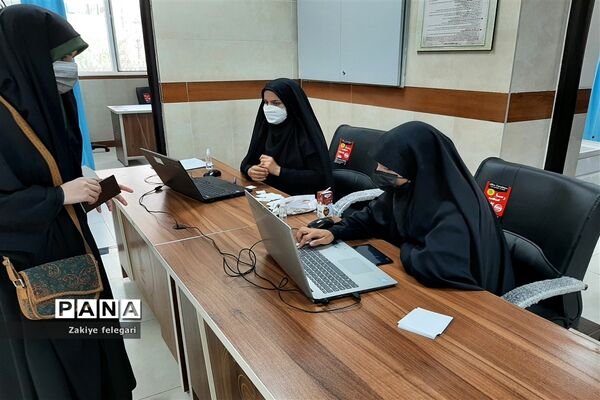 واکسیناسیون فرهنگیان آموزش و پرورش ناحیه دو بهارستان