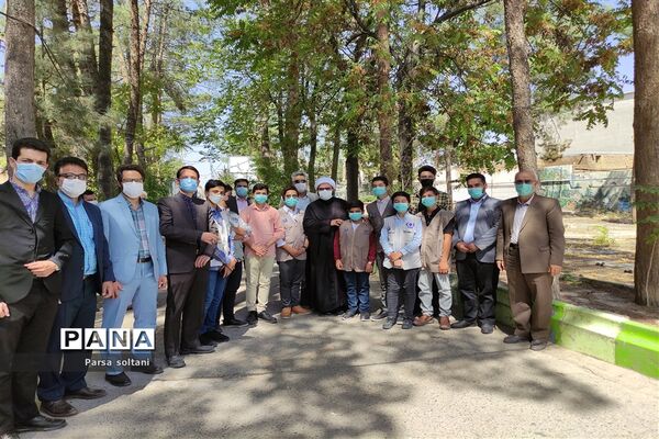 مراسم افتتاحیه مجله دانش‌آموزی فردای کاشمر در کانون لقمان
