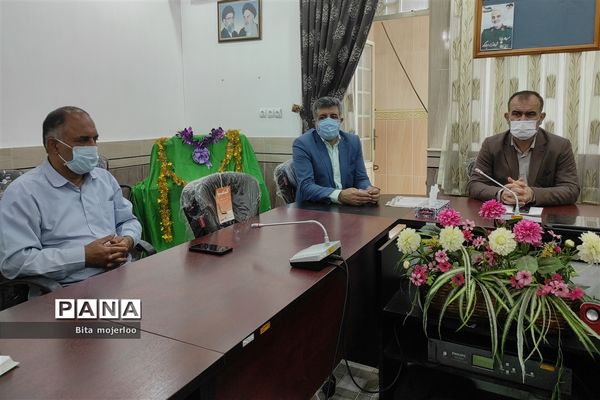 تقدیر از دانش آموزان گلوگاهی برگزیده جشنواره تابستان شاد