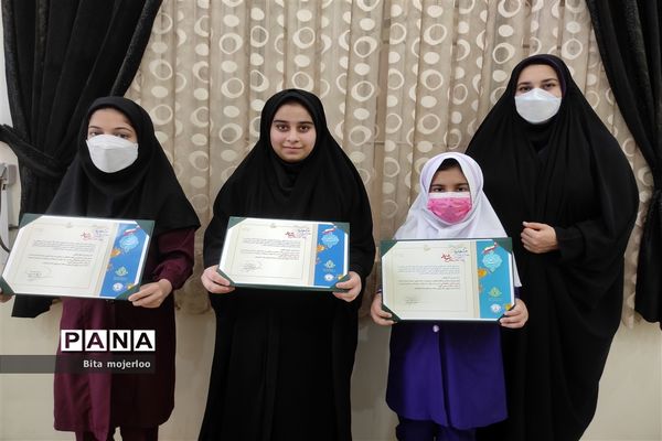 تقدیر از دانش آموزان گلوگاهی برگزیده جشنواره تابستان شاد