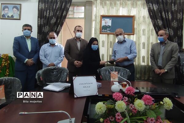 تقدیر از دانش آموزان گلوگاهی برگزیده جشنواره تابستان شاد
