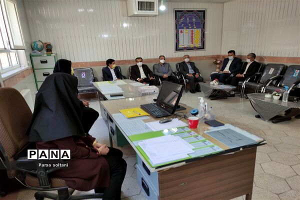 بازدید معاون آموزش متوسطه اداره کل آموزش و پرورش خراسان از مدارس کاشمر