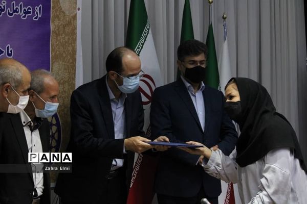 آیین تجلیل از عوامل تولید و پخش برنامه محتوای پیش دبستانی ومعاونان منتخب آذربایجان شرقی