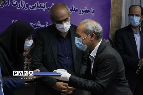 آیین تجلیل از عوامل تولید و پخش برنامه محتوای پیش دبستانی ومعاونان منتخب آذربایجان شرقی