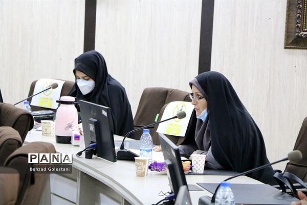 نشست صمیمی معاون وزیر آموزش و پرورش با مدیران مدارس آذربایجان غربی در شبکه شاد