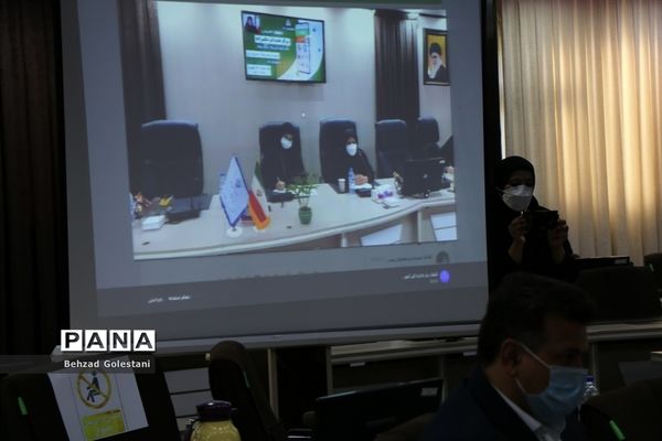 نشست صمیمی معاون وزیر آموزش و پرورش با مدیران مدارس آذربایجان غربی در شبکه شاد