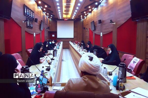 مسابقه مناظره دانش‌آموزی یاوران ولایت ویژه‌ فرماندهان واحد بسیج دانش‌آموزی استان تهران