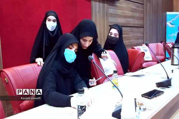 مسابقه مناظره دانش‌آموزی یاوران ولایت ویژه‌ فرماندهان واحد بسیج دانش‌آموزی استان تهران
