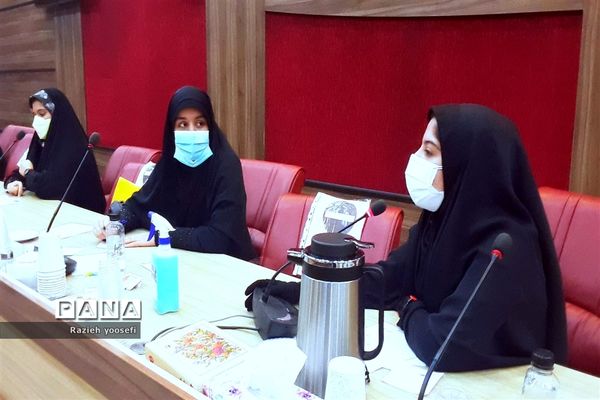 مسابقه مناظره دانش‌آموزی یاوران ولایت ویژه‌ فرماندهان واحد بسیج دانش‌آموزی استان تهران