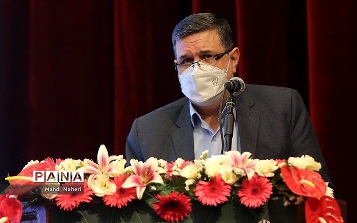 خنیفر: معلم حجت دانش‌آموز است