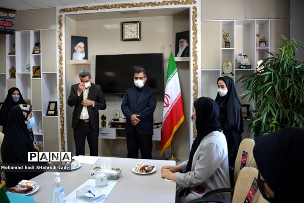 تجلیل از منتخبین رتبه برتر استانی در جشنواره نوجوان سالم و طرح یارگیری در ناحیه یک مشهد